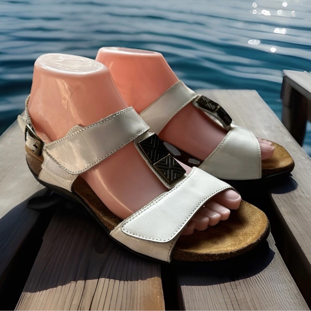 Women’s Dr. Weil Sonora Orthotic White Patent Sandals EU 38 US 7